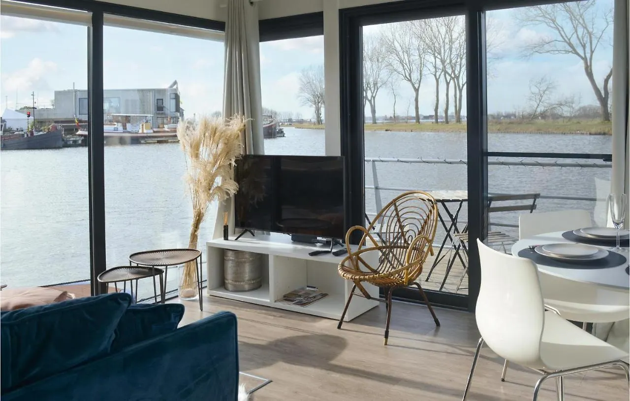 Houseboat Escapade Hotel Nieuwpoort Botel
